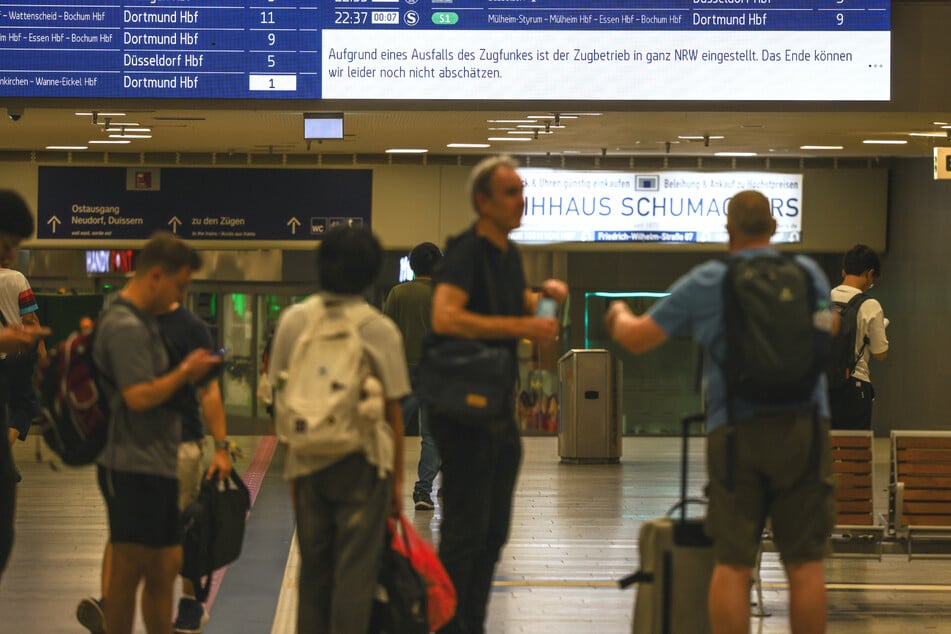 Störung bei der Deutschen Bahn: Verkehr bundesweit eingestellt