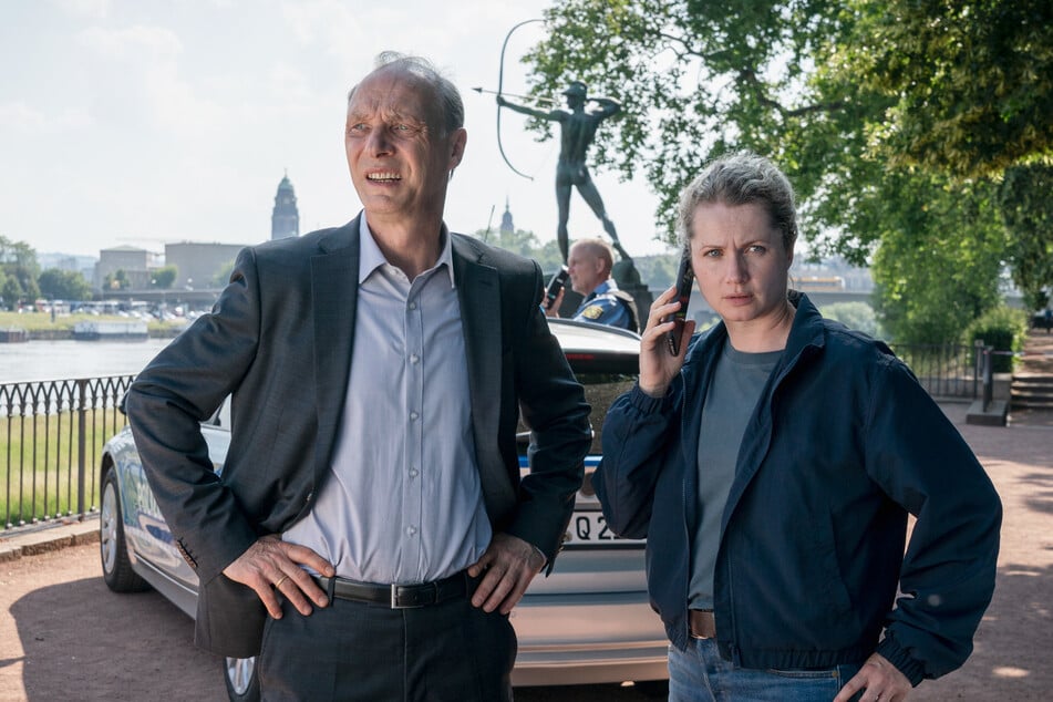 Die Ermittler Peter Schnabel (Martin Brambach) und Leonie Winkler (Cornelia Gröschel) am Dresdner Tatort.