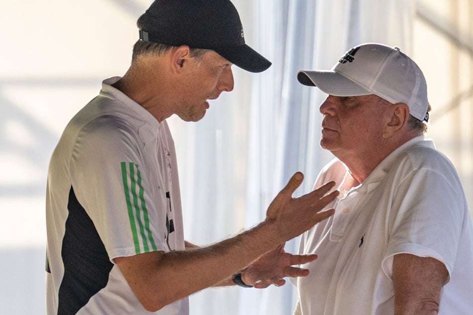 Ex-Bayern-Coach Thomas Tuchel (52, l.) und FC-Bayern-Ehrenpräsident Uli Hoeneß (74) waren schon früher nicht immer einer Meinung.