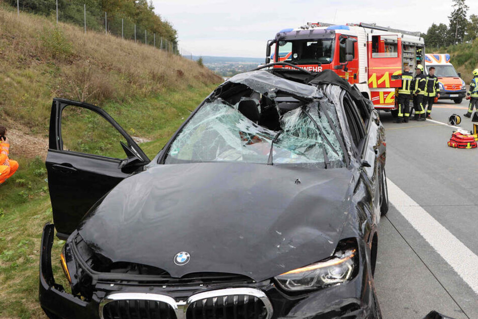 Schlimmer Unfall auf der A9: VW und BMW kollidieren, mindestens ein Schwerverletzter