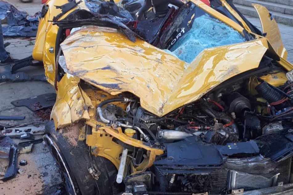 Tragischer Unfall: Betrunkener Fahrer und drei Insassen tot