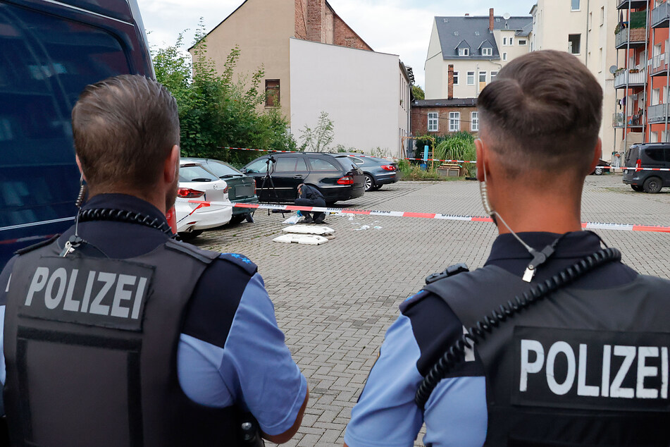 In diesem Hinterhof in der Reichenhainer Straße in Chemnitz wurde in der Nacht auf Samstag ein Mann und eine Frau schwer verletzt. Die Frau verstarb an ihren schweren Verletzungen.