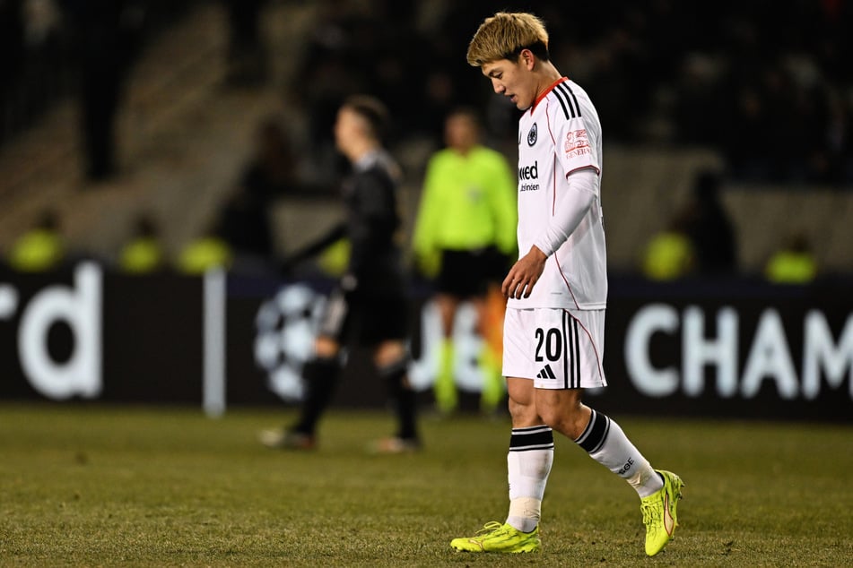Hängende Köpfe bei Eintracht Frankfurt nach dem sicheren Ausscheiden aus der Champions League - so auch bei Ritsu Doan (27).