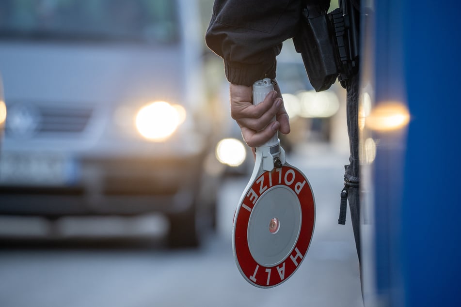 Im Zuge von Verkehrskontrollen hat ein US-Polizist die Nacktbilder mehrerer Frauen ergaunert. (Symbolfoto)