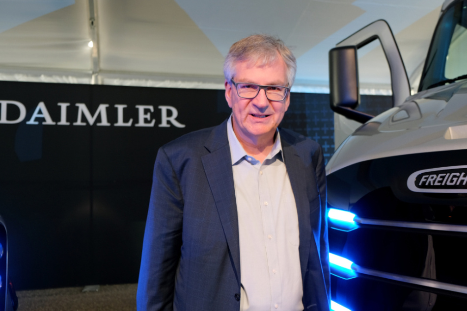 Martin Daum, Chef der Daimler-Lastwagensparte, stellt Elektro-Lastwagen der Marke Freightliner vor.