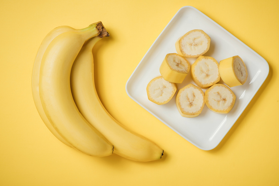 Theoretisch verzehrfertig – man sollte aber nur die Schale von Bio-Bananen mitessen.