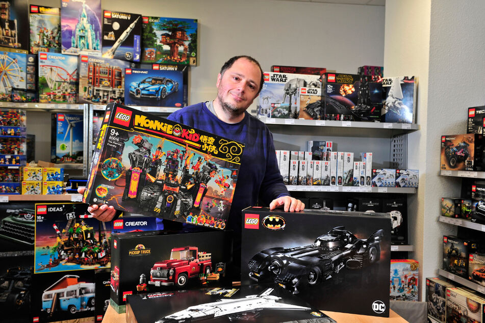 "Der Laden trägt sich einfach nicht", sagt LEGO-Laden-Inhaber Patrick Engert (41).