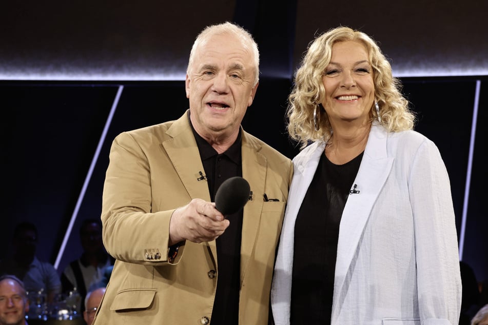 Hubertus Meyer-Burckhardt (70) und Bettina Tietjen (66) moderieren am Freitagabend die "NDR Talk Show".