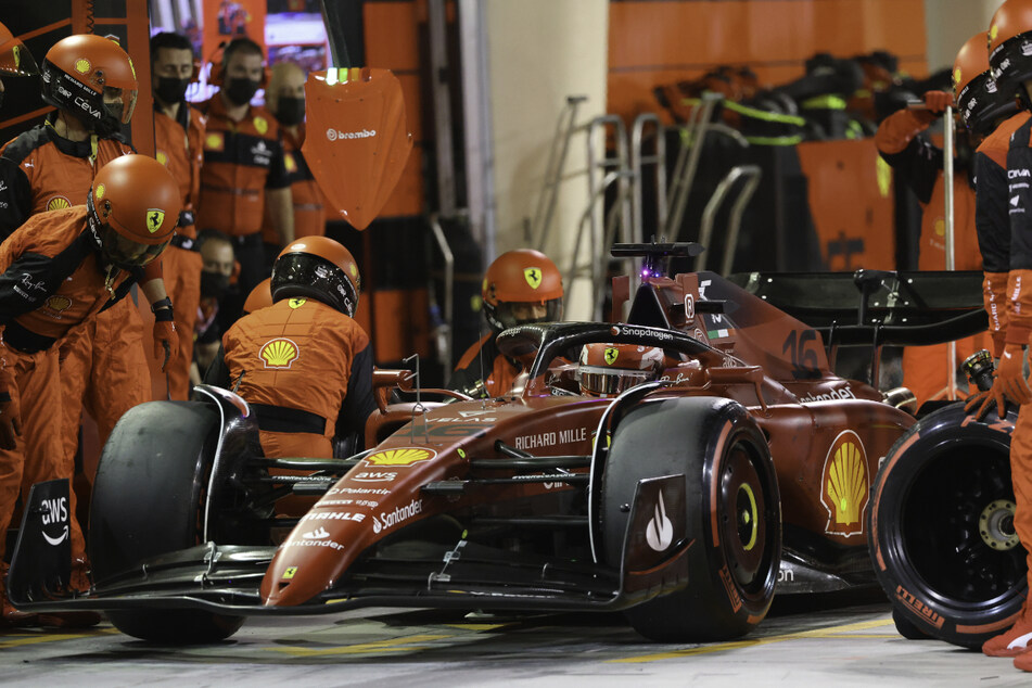 Die Ferrari-Crew leistete ganze Arbeit. Charles Leclerc (24, hier im Bild) siegte vor seinem Teamkollegen Carlos Sainz (27).