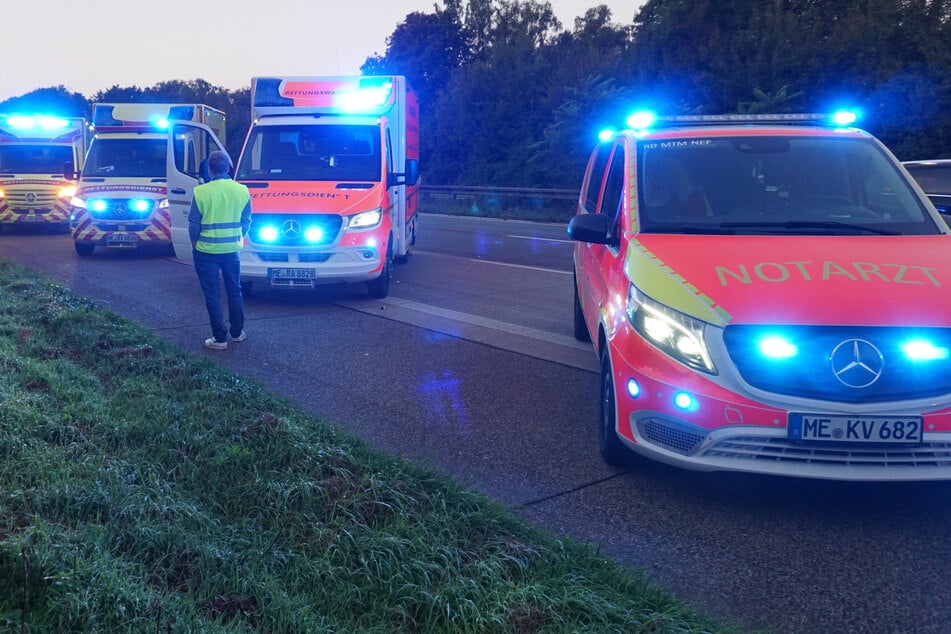 Blaulicht-Alarm nach Crash auf A3: Retter versorgen sieben Verletzte