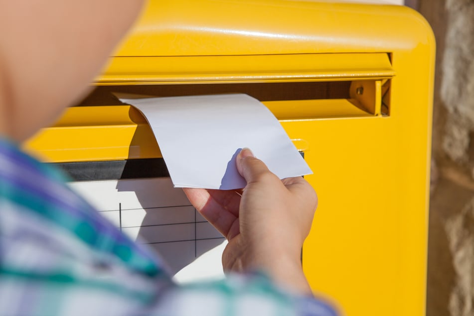 Postkästen gesprengt! Zahlreiche Briefe zerstört