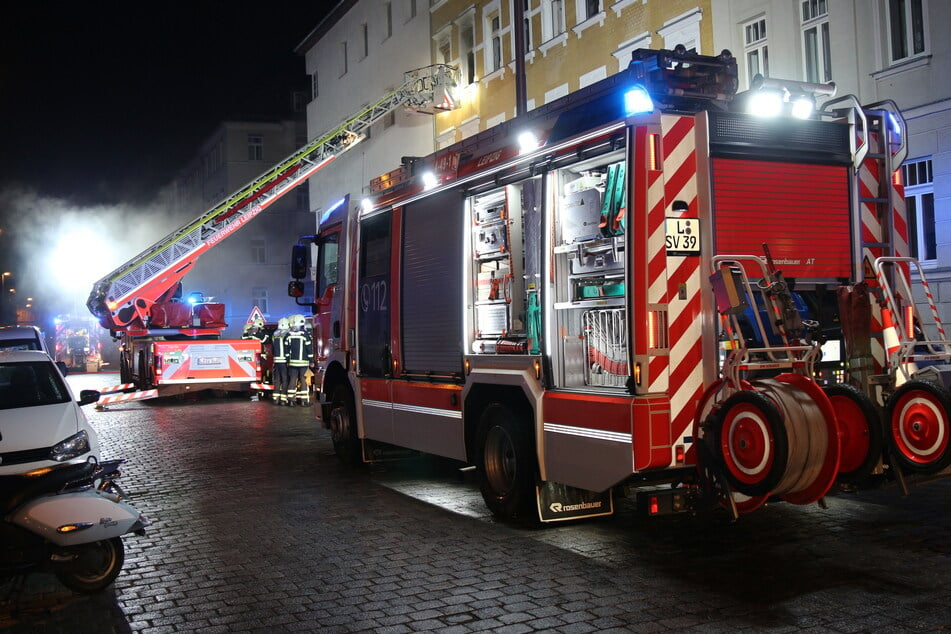 Die Leipziger Feuerwehr war am frühen Donnerstagmorgen in der Lipsiusstraße im Einsatz.