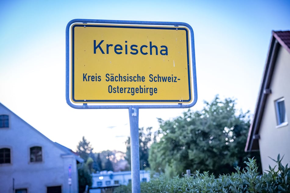 Die Polizei ermittelt nun, was sich in der Nacht am Parkteich in Kreischa zugetragen hat.