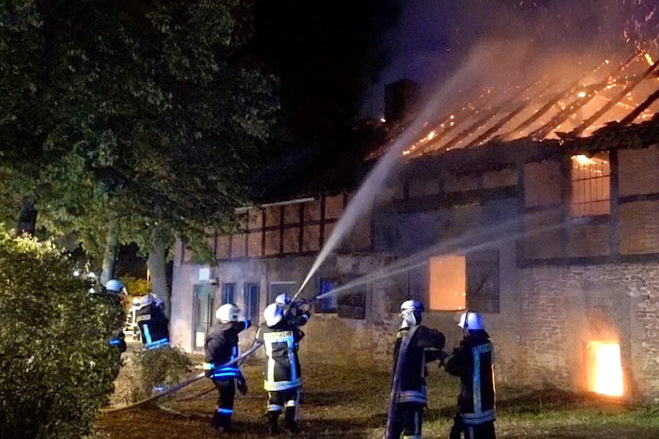 Verdacht auf Feuerteufel: Zwei Brände innerhalb von vier Stunden in Behnsdorf