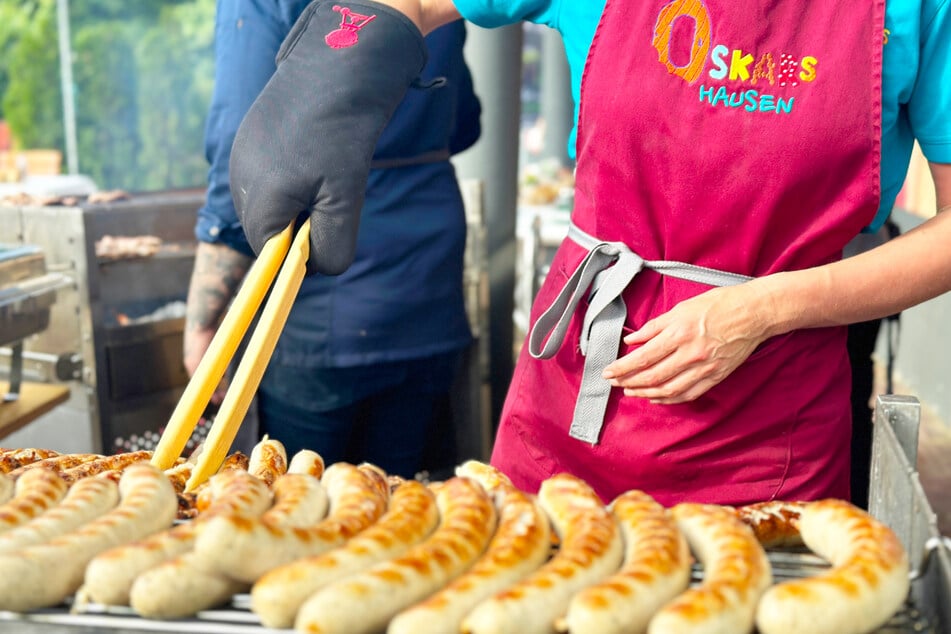 Lasst Euch eine leckere Bratwurst schmecken und genießt eine frische Limo zusammen mit Euren Liebsten.
