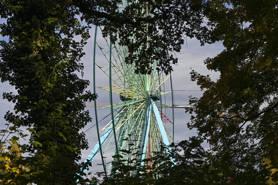 Das Riesenrad im Plänterwald rottete viele Jahre vor sich hin.