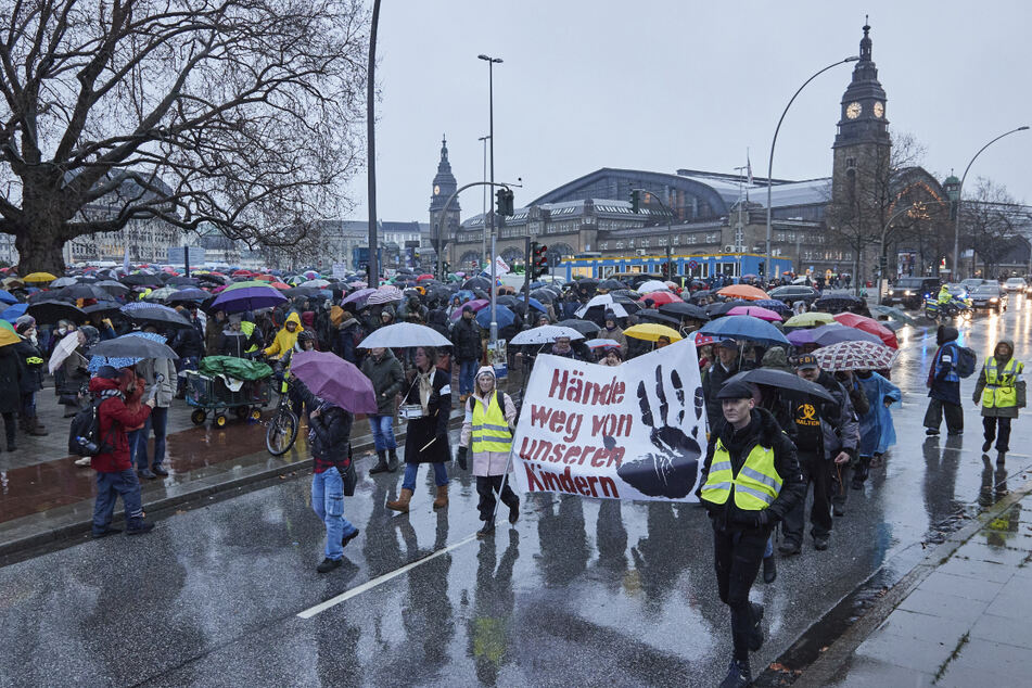 Erneut wollen Tausende "Querdenker" und Impfgegner in Hamburg demonstrieren.