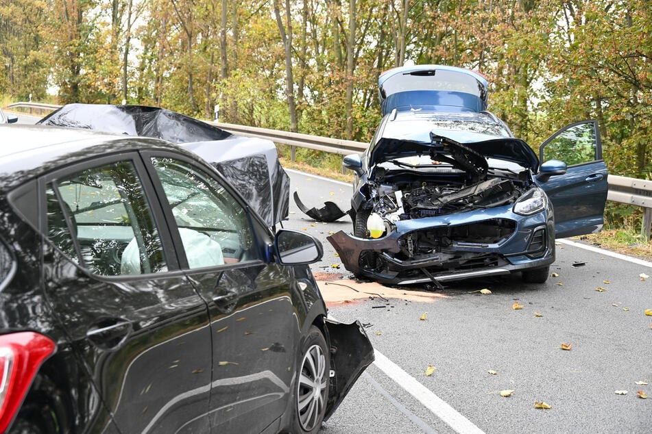 Frontalcrash in Sachsen: Bundesstraße gesperrt