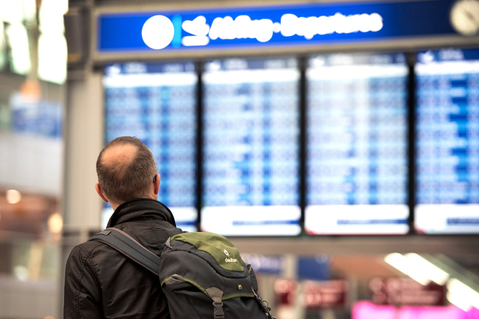 Ein Flughafensprecher verwies darauf, dass die Corona-Krise zu einem massiven Rückgang des Verkehrsaufkommens am Düsseldorfer Airport geführt habe (Symbolbild).