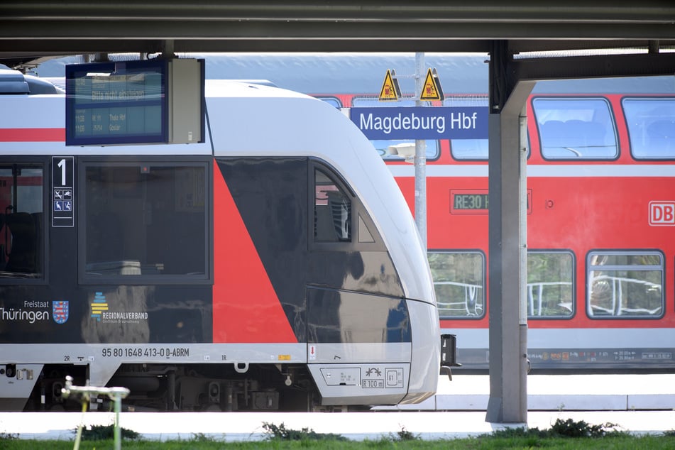 Der Betrunkene urinierte auf dem Hauptbahnhof Magdeburg gegen zwei Frauen. (Archivfoto)