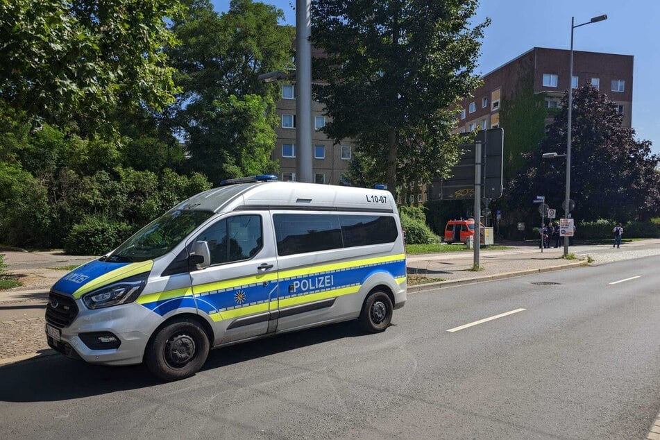 Wegen eines Brandes in der Kolonnadenstraße musste auch die Friedrich-Ebert-Straße gesperrt werden.