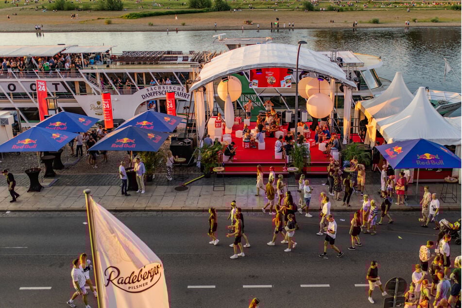 Ob eine kurze Pause, oder zum Vorglühen: Ein Abstecher in die TAG24 Stadtfest-Lounge lohnt sich allemal.