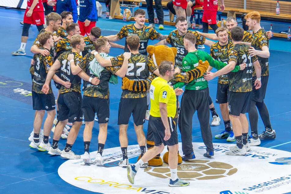 Um 19:30 Uhr geht's los in der BallsportARENA Dresden.