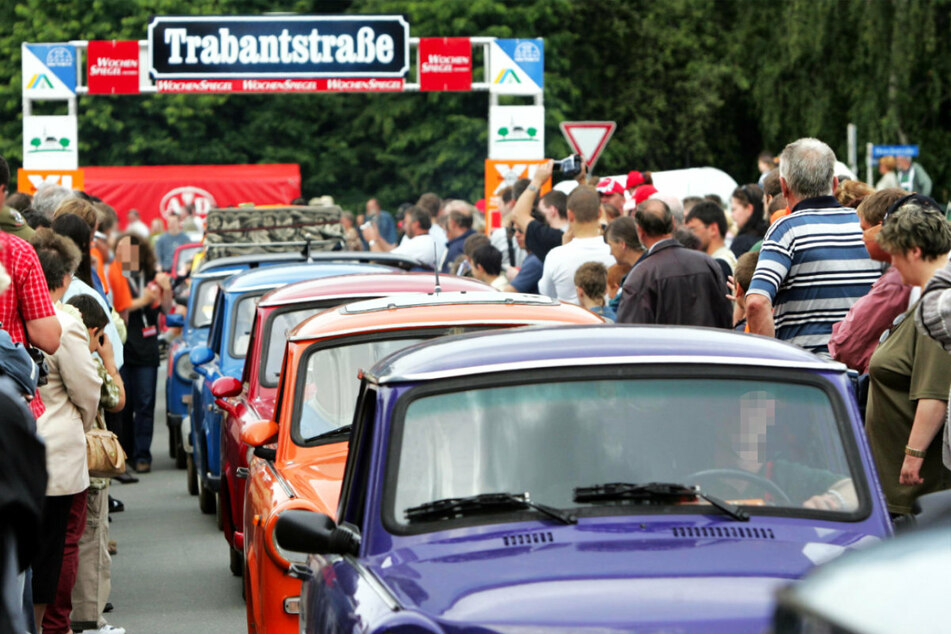 Die "Trabantstraße" gehört zum Internationalen Trabantfahrer Treffen in Zwickau dazu.