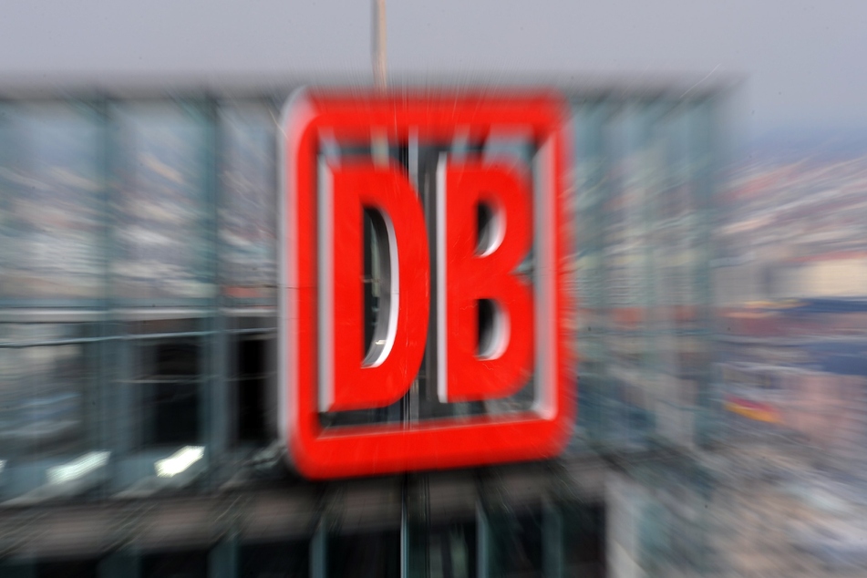 Die Deutsche Bahn investiert in Hamburg einen dreistelligen Millionenbetrag in neue Abstellanlagen für ihre Züge. (Symbolbild)