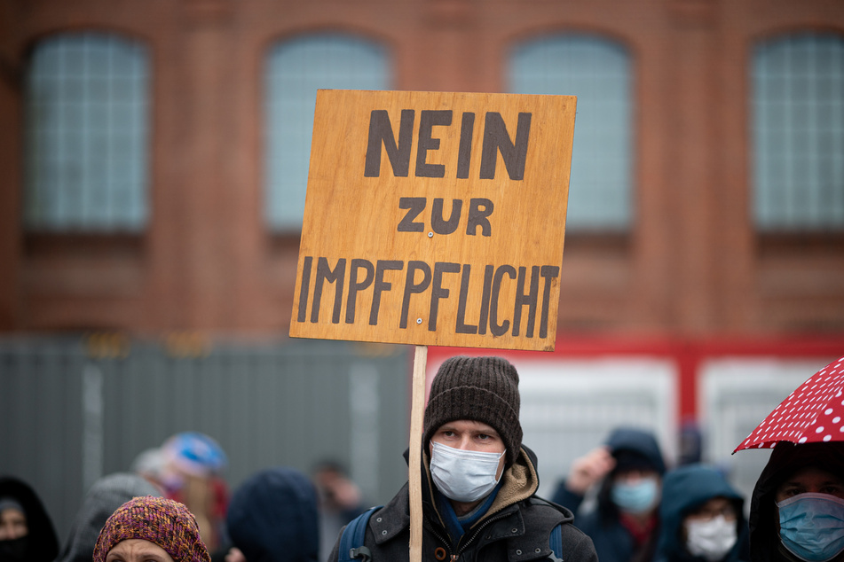 Auch in Hamburg gehen immer wieder Demonstranten gegen eine mögliche Impfpflicht auf die Straße.
