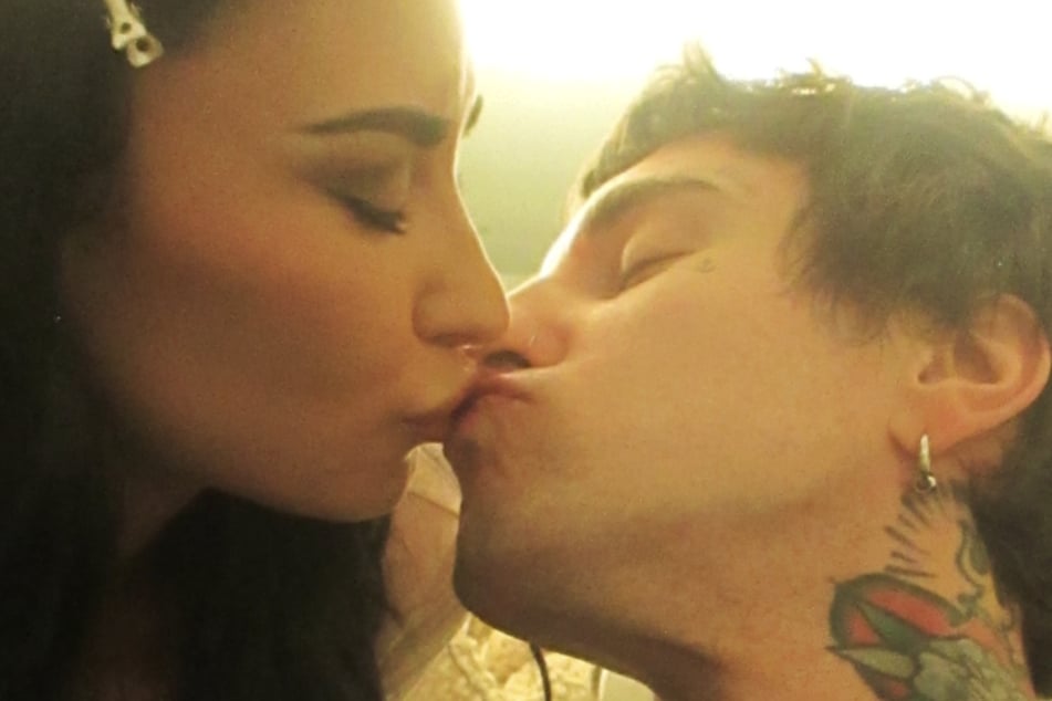 Das verliebte Duo bekommt nicht genug voneinander - das machte Demi in einem Interview deutlich.