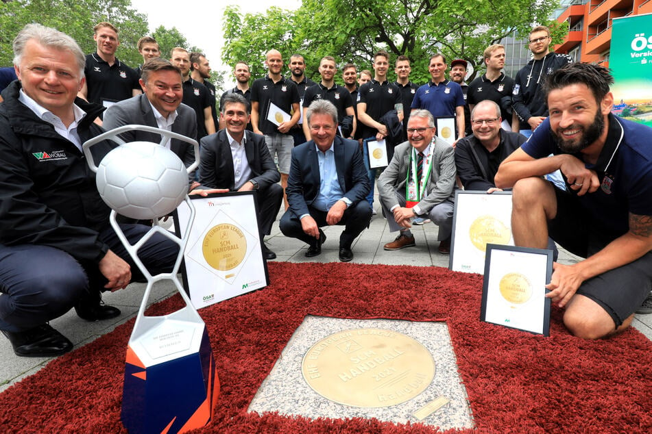 Der SC Magdeburg wird am Montag mit einer weiteren Platte auf dem "Sports Walk of Fame" in Magdeburg geehrt. (Archivfoto)