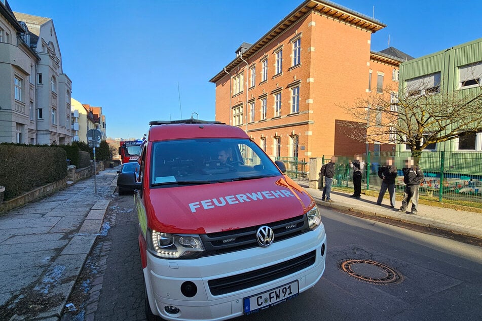 Chemnitz: Substanz in Chemnitzer Schule versprüht: Mehrere Personen klagen über Atemreizungen