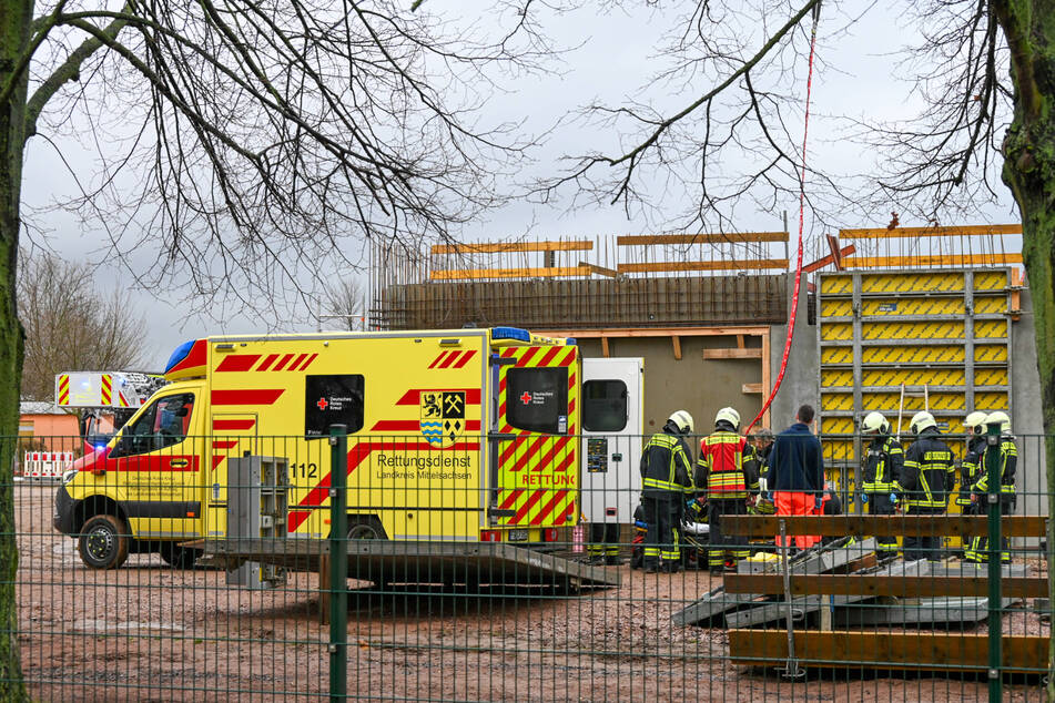 In Döbeln entging im vergangenen Jahr ein Bauarbeiter dank der schnellen Reaktion seiner Kollegen knapp dem Tod. Jährlich verunglücken in Sachsen Tausende am Arbeitsplatz.