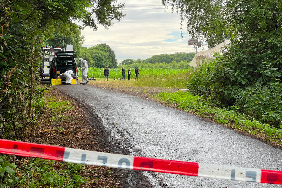 Die verbrannte Leiche der 17-Jährigen wurde an diesem Feldweg in Hamm gefunden.