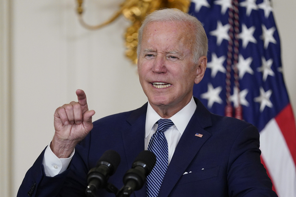 US-Präsident Joe Biden (79) kann mit seinen Demokraten einen wichtigen politischen Sieg feiern.