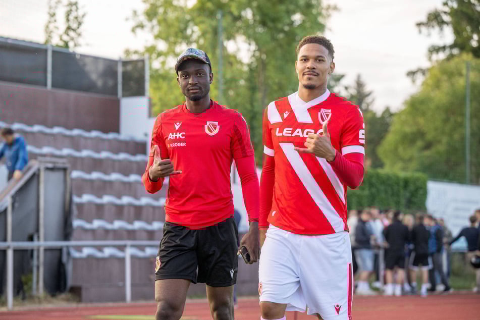 Dennis Duah (21, l.) und Justin Butler (24) dürfen sich beide Hoffnungen auf eine Verpflichtung machen.