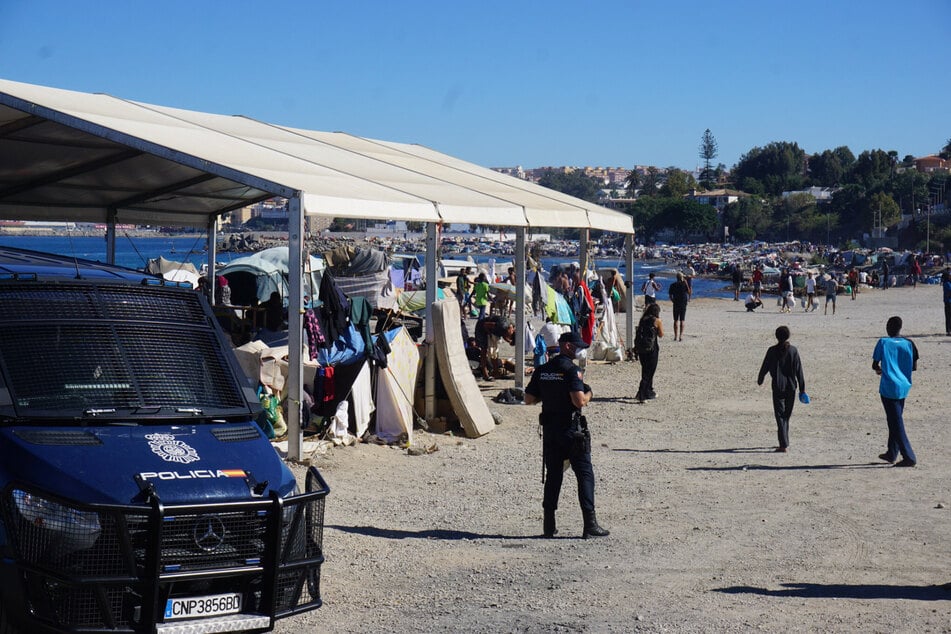 Ende Juli stürmten mehr als 60.000 Migranten aus Marokko über die spanische Grenze. Seither herrscht in Ceuta Ausnahmezustand.