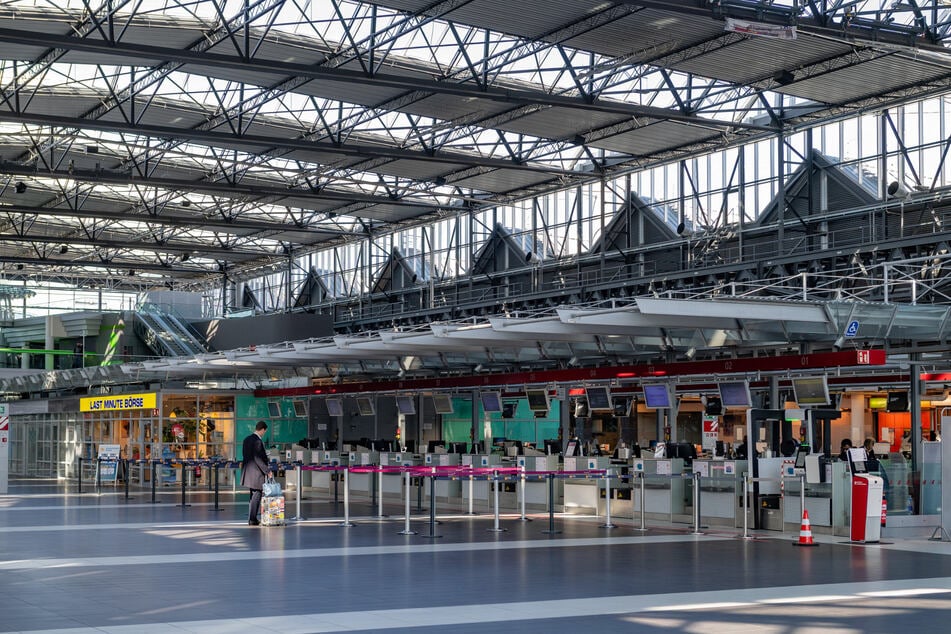 Wenig los im Terminal: Neben der Gepäckaufgabe steht mehr als ein Drittel der Verkaufsfläche leer.
