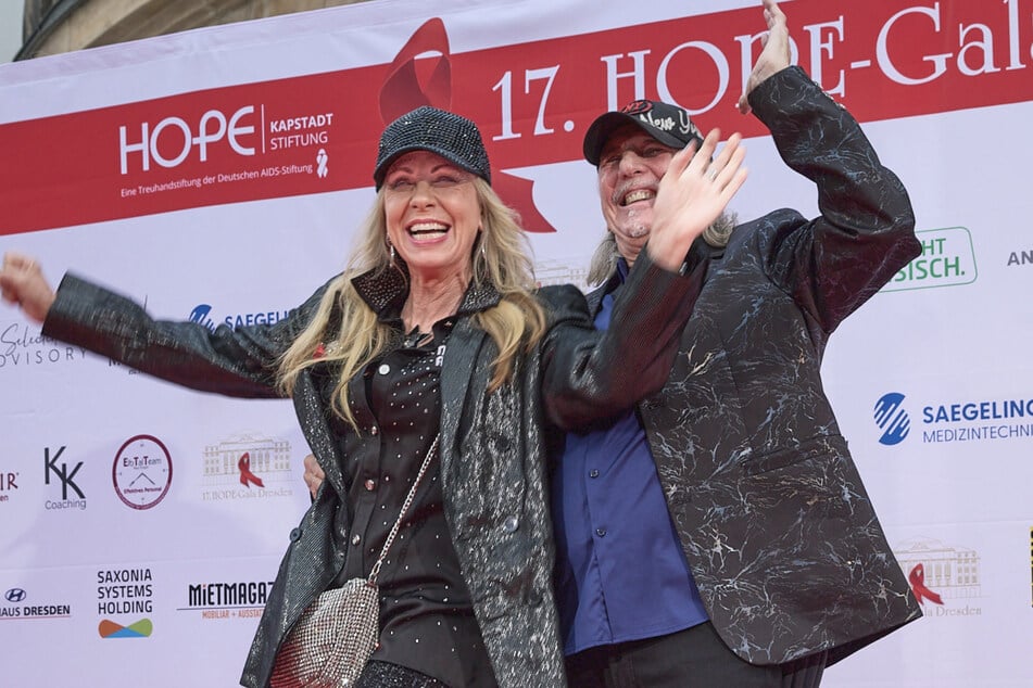 Petra Zieger und Peter Taudte auf dem roten Teppich.