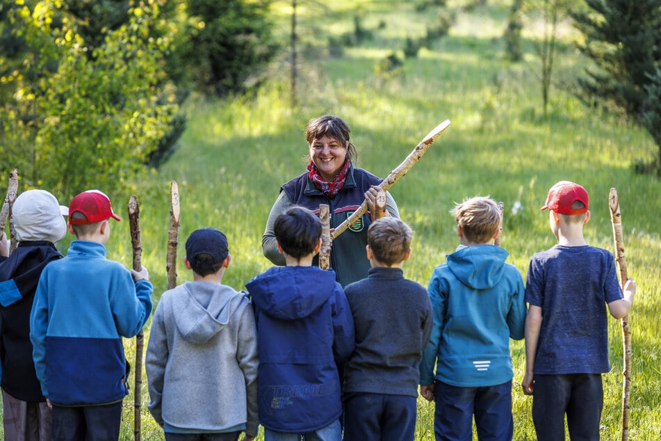 Für Waldpädagogin Jana Mothes (49) sind die Waldjugendspiele eine tolle Möglichkeit, Kindern Natur näherzubringen.