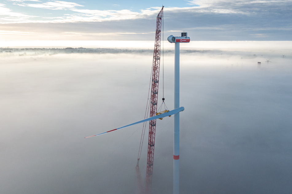 Der 2020 neuerrichtete Windpark Ottenbüttel-Westermühlen geht in Kürze an Netz.