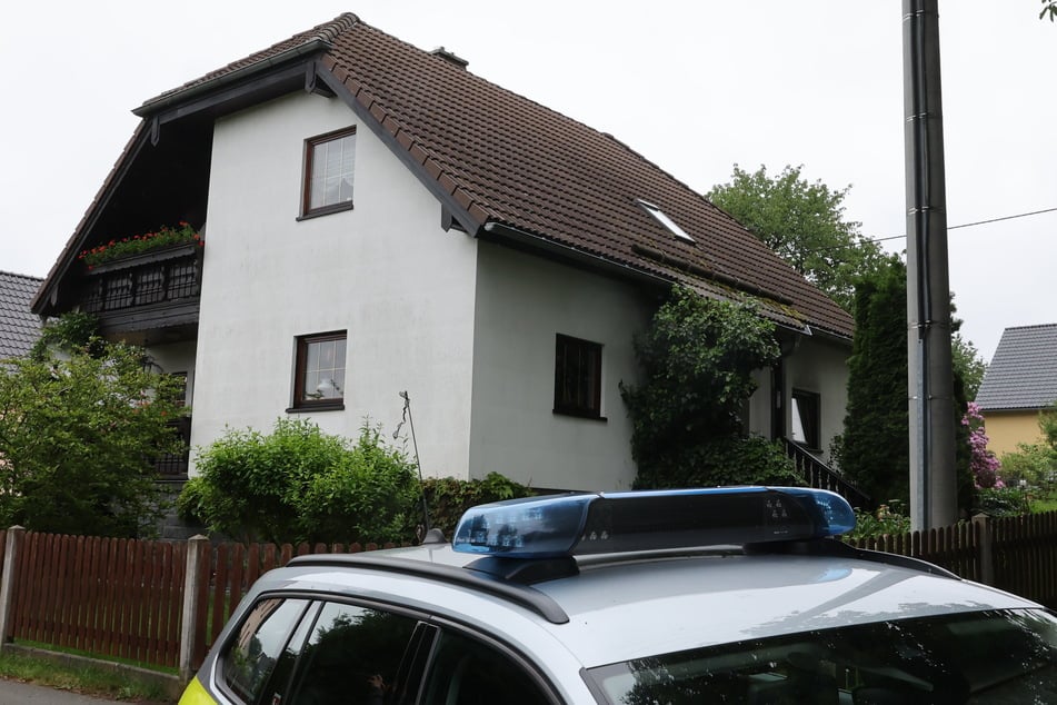 In diesem Wohnhaus in Tirpersdorf geschah die schreckliche Familien-Tragödie.