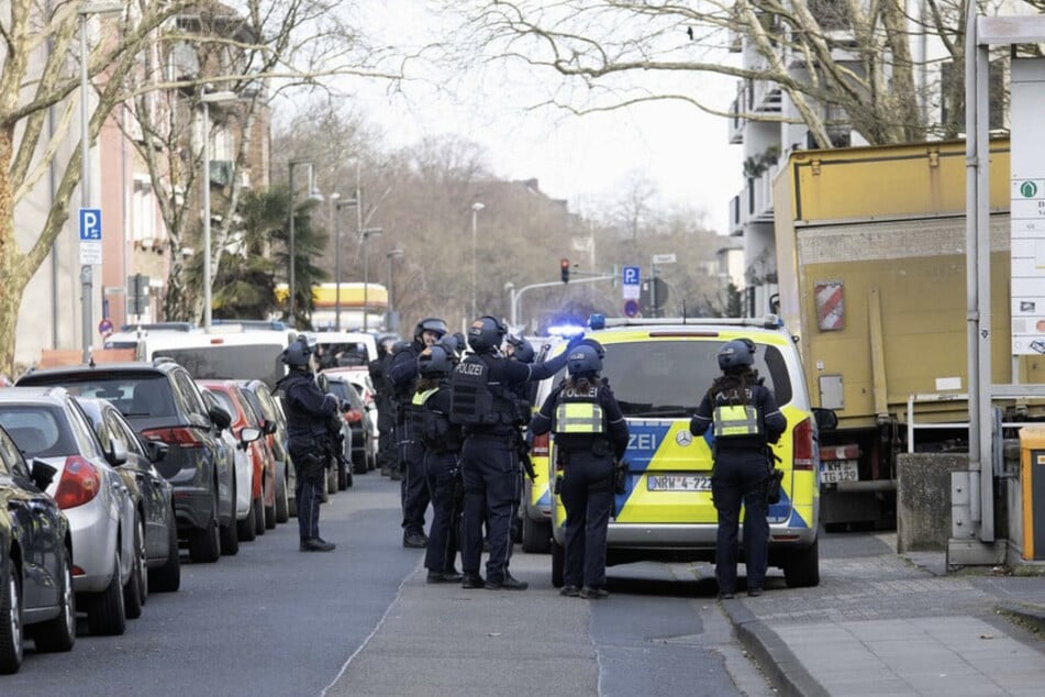 Die Polizei war am Mittwochvormittag mit einem Großaufgebot vor Ort.