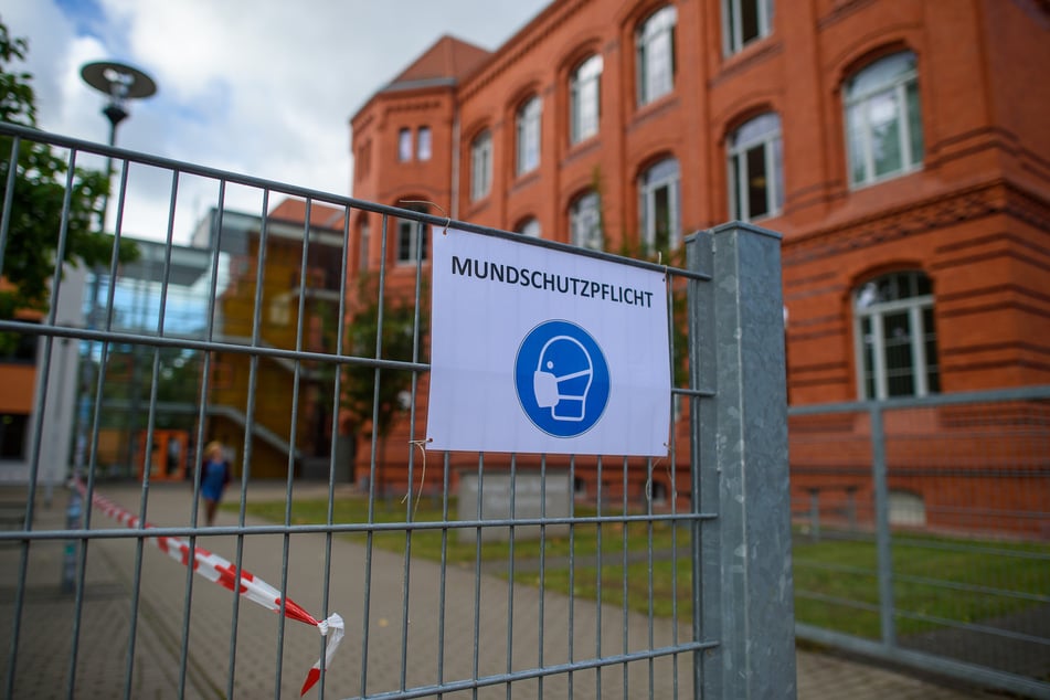 Ab Montag müssen Sachsen-Anhalts Schüler Masken tragen.