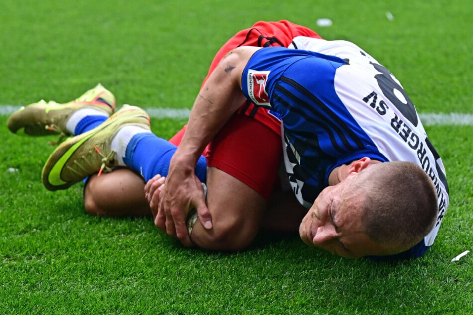 Miro Muheim (28) hat sich im Nordderby gegen Werder eine Syndesmoseband-Verletzung zugezogen. Er wird vermutlich den Rest der Saison verpassen.