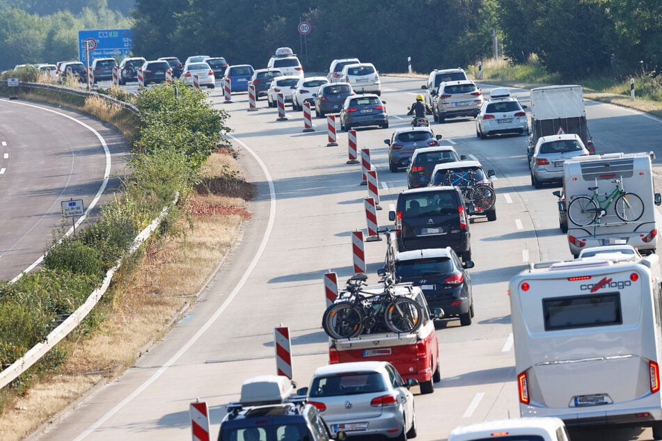 Auf der A1 zwischen Reinfeld und dem Kreuz Lübeck behindert ein Hitzeschaden den Verkehr. (Symbolfoto)
