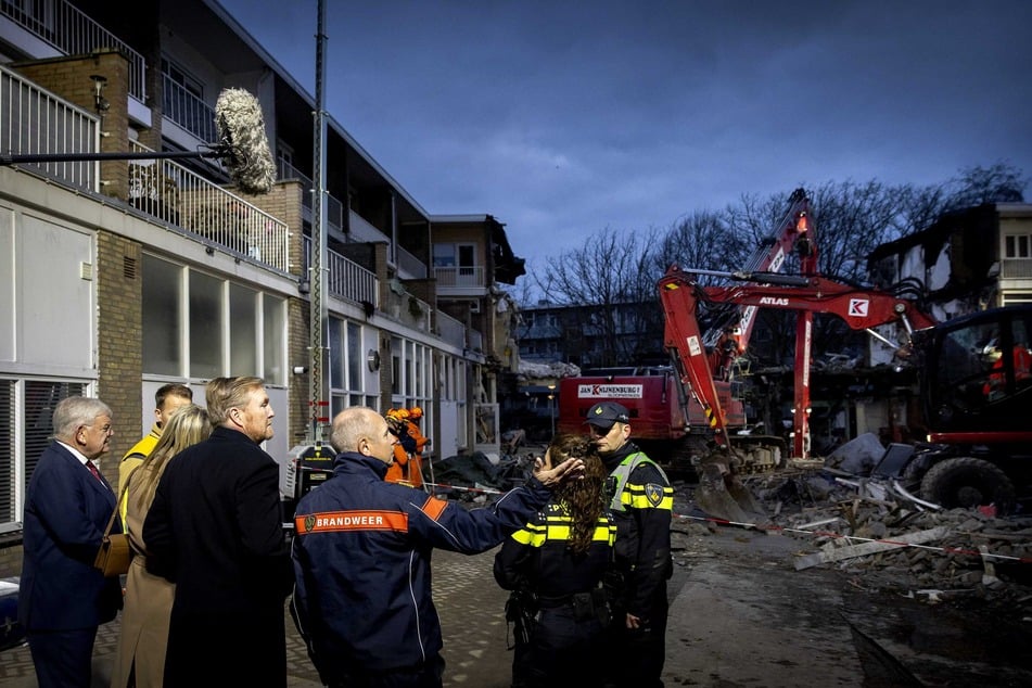 Das Mehrfamilienhaus stürzte in Folge der Explosion zusammen, wodurch sechs Menschen ums Leben kamen.