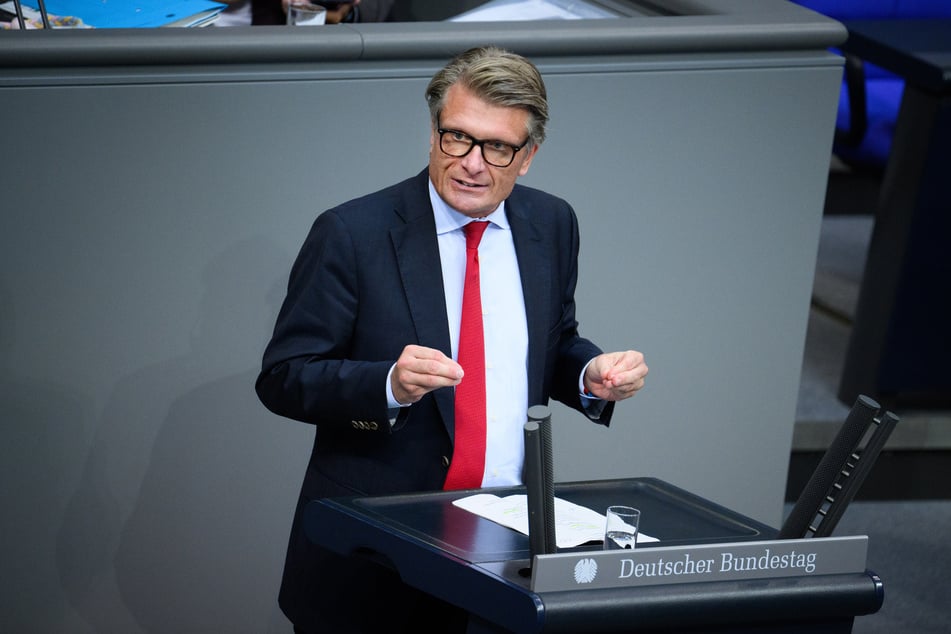 Einem Medienbericht zufolge saß der CDU-Bundestagsabgeordnete Thomas Bareiß (51) hinterm Steuer des verunglückten Wagens.