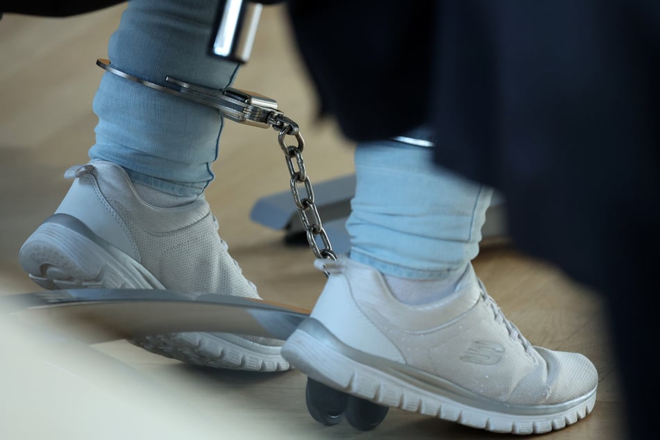 Gina H. (30) muss sich vor dem Landgericht Rostock wegen Mordes verantworten.